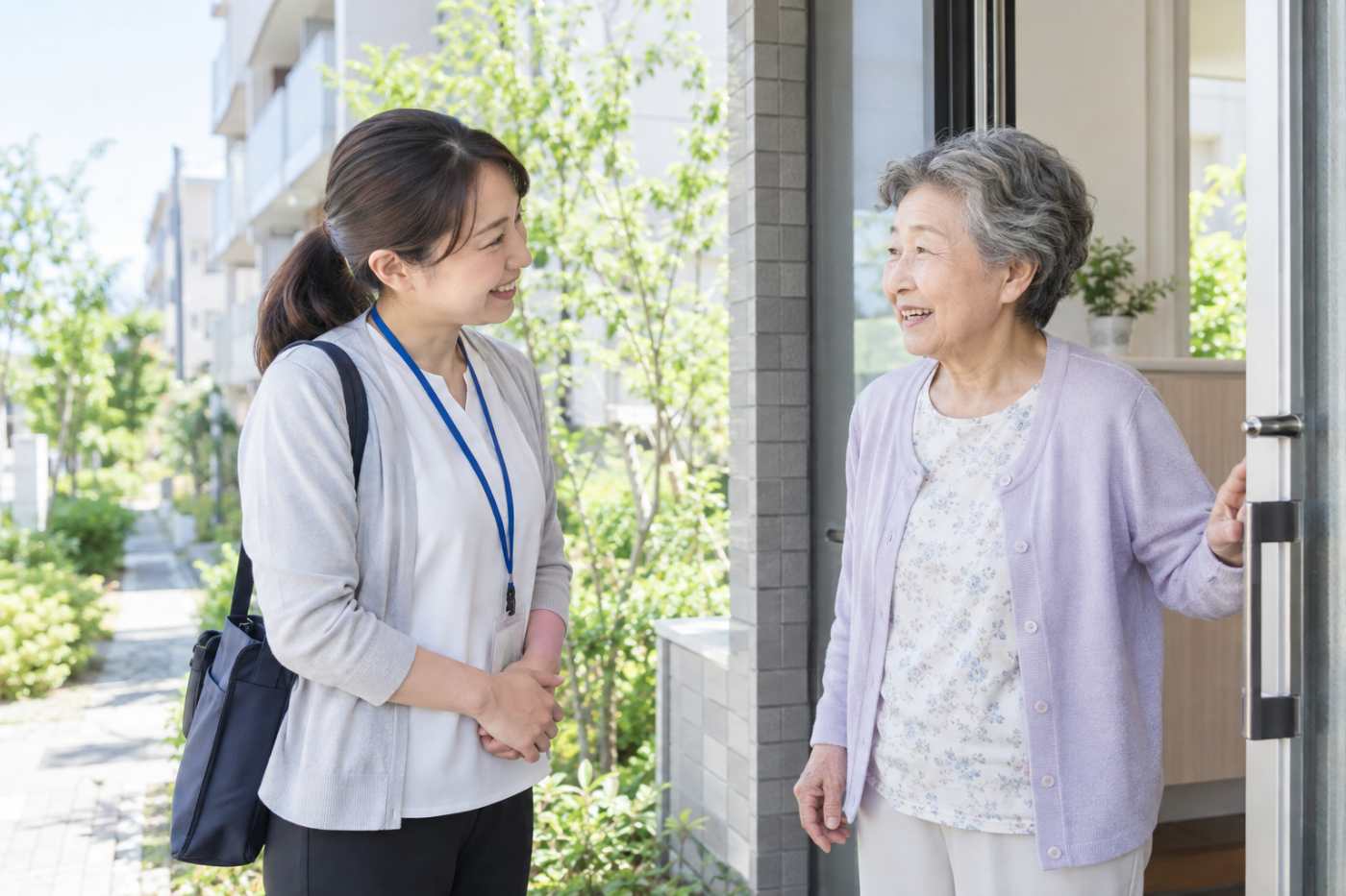 地域包括支援や民生委員と連携し、高齢の入居者が安心して暮らす賃貸住宅の地域ネットワークの写真イメージ